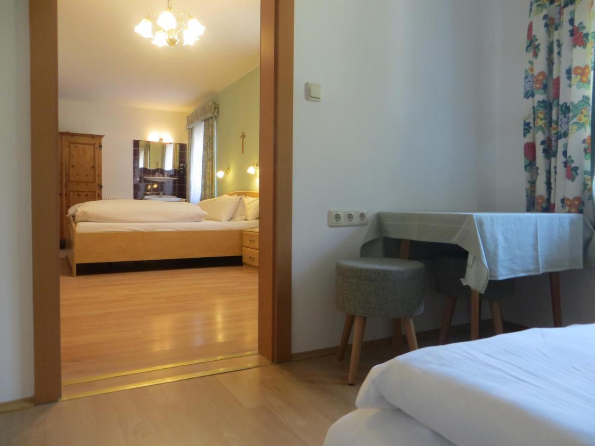 Hotel Garni Haus Jagerwirt Fuschl am See Zimmer foto